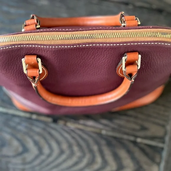 Vintage Dooney & Bourke Burgundy and Tan Satchel- See photos for any flaws - Picture 4 of 8